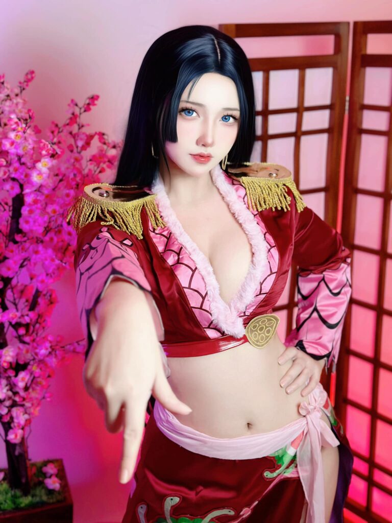 สาวอินโดคอสเพลย์เป็น Boa Hancock จาก One Piece 2 Boa Hancock One Piece Cosplay by azulacann
