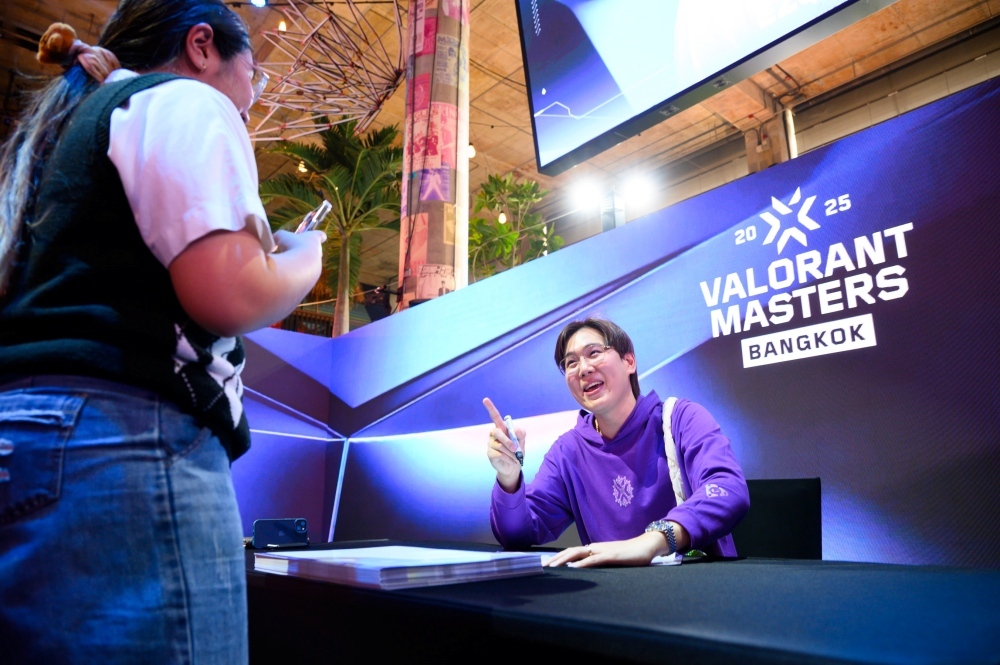 เข้าสู่โลกของ VALORANT เต็มรูปแบบกับ VALORANT Night Market และ VAL Lobby พร้อมลุ้นแชมป์ VALORANT Masters Bangkok ที่ EmSphere 17 เข้าสู่โลกของ VALORANT เต็มรูปแบบกับ VALORANT Night Market และ VAL Lobby พร้อมลุ้นแชมป์ VALORANT Masters Bangkok ที่ EmSphere