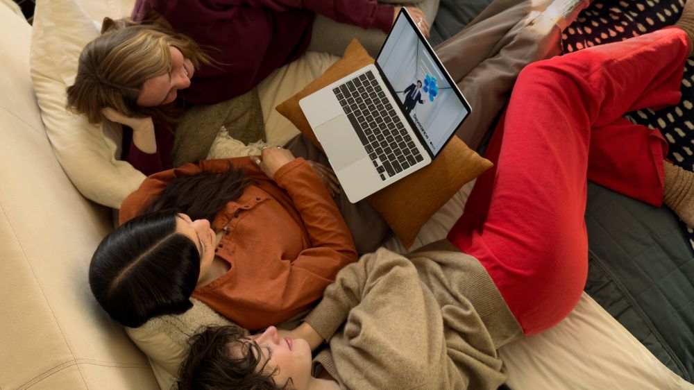 Apple เปิดตัว MacBook Air ใหม่ มาพร้อมประสิทธิภาพที่พุ่งทะยานของชิป M4 2 Apple เปิดตัว MacBook Air ใหม่ มาพร้อมประสิทธิภาพที่พุ่งทะยานของชิป M4