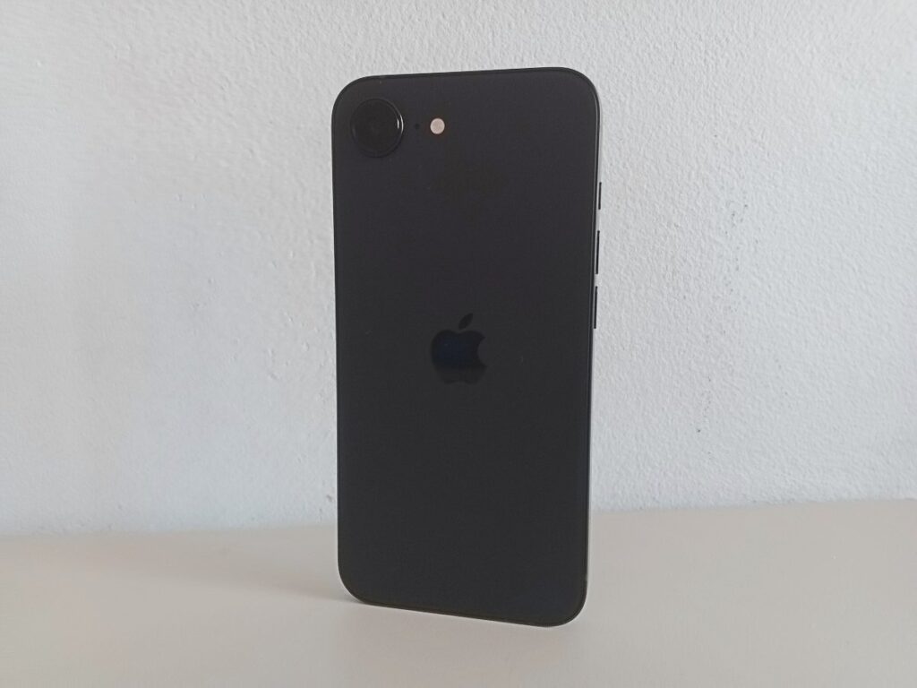 iphone-16e-review