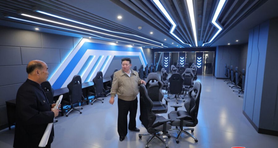 North Korea Opens Gaming Center

คิมจองอึนเปิดตัวศูนย์เกม PC แห่งแรกในเกาหลีเหนือ!