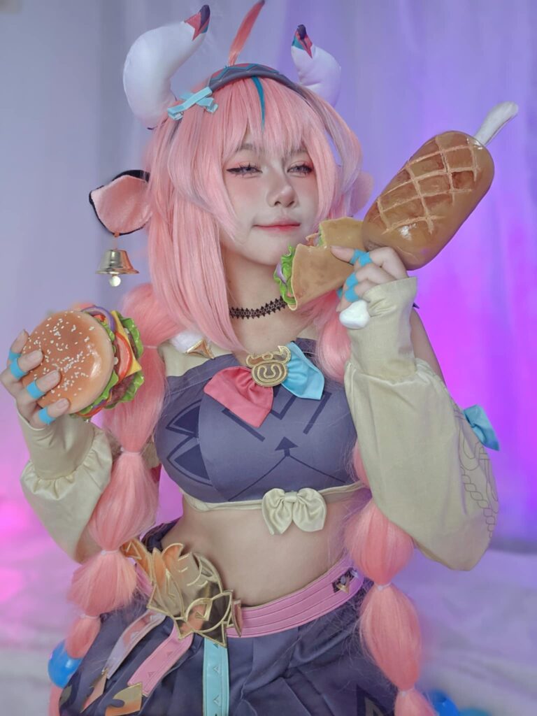 Varesa Genshin Impact Cosplay by Miwki Min