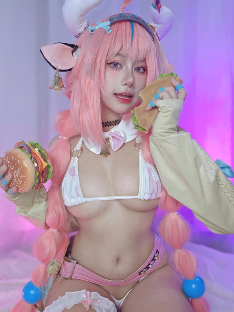 Varesa Genshin Impact Cosplay by Miwki Min