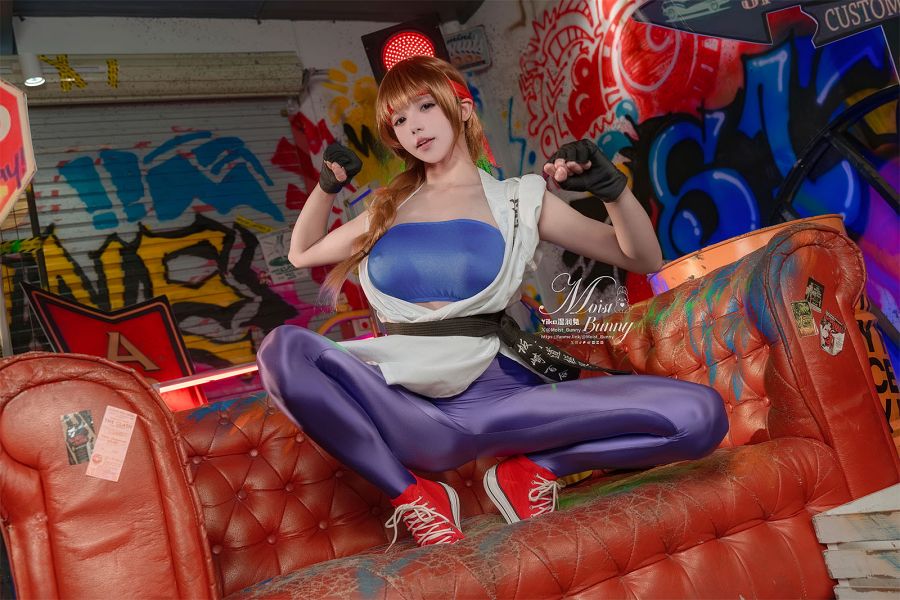 Yaokoututu อวดโฉมในคอสเพลย์ Yuri Sakazaki จาก The King of Fighters XV 3 Yuri Sakazaki The King of Fighters XV Cosplay by Yaokoututu