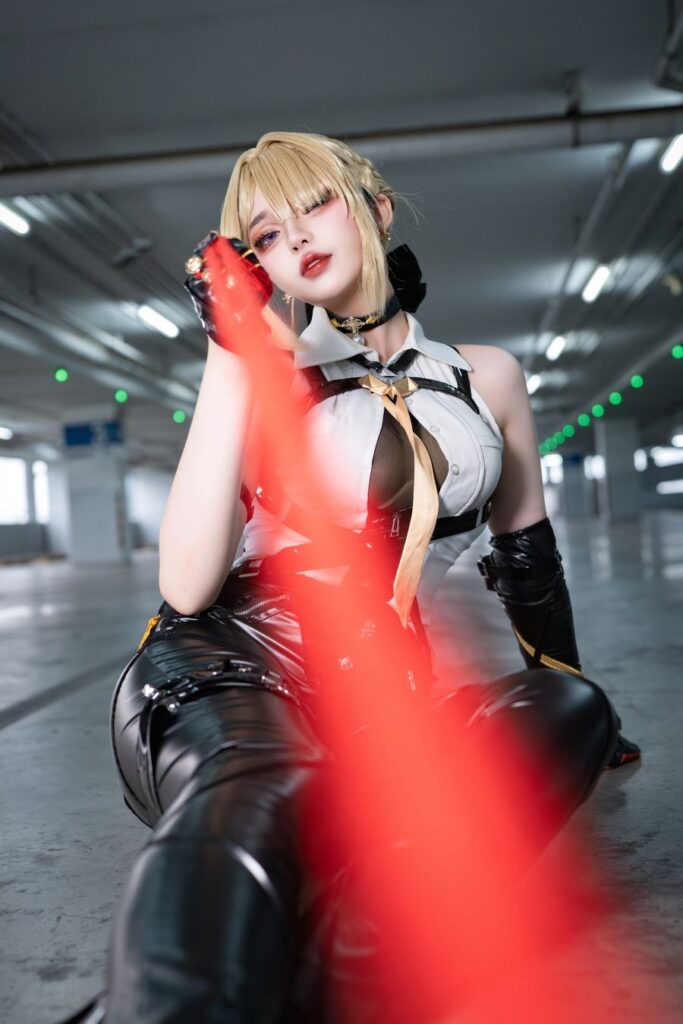 คอสเพลย์ Evelyn จาก Zenless Zone Zero ที่เท่โดนใจ 7 Evelyn Zenless Zone Zero Cosplay by Ahri