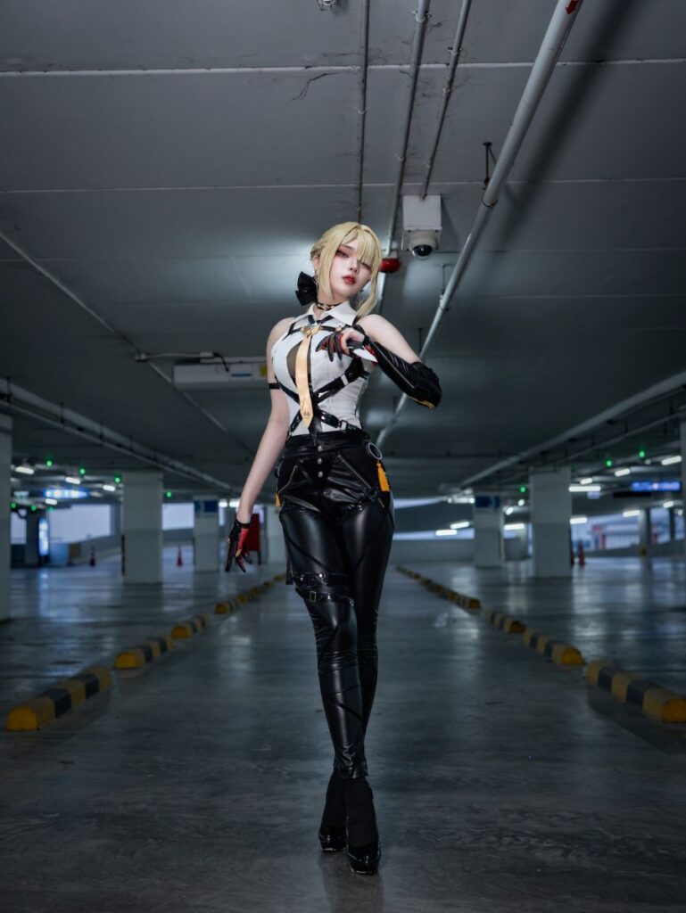 คอสเพลย์ Evelyn จาก Zenless Zone Zero ที่เท่โดนใจ 10 Evelyn Zenless Zone Zero Cosplay by Ahri