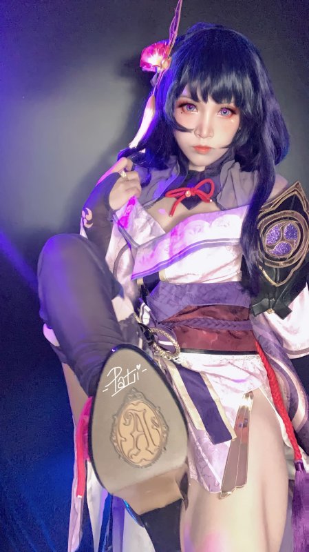 สาวไทยแปลงโฉมเป็น Raiden Shogun พร้อมท่าโพสฝ่าเท้าขยี้ใจ 4 สาวไทยแปลงโฉมเป็น Raiden Shogun พร้อมท่าโพสฝ่าเท้าขยี้ใจ