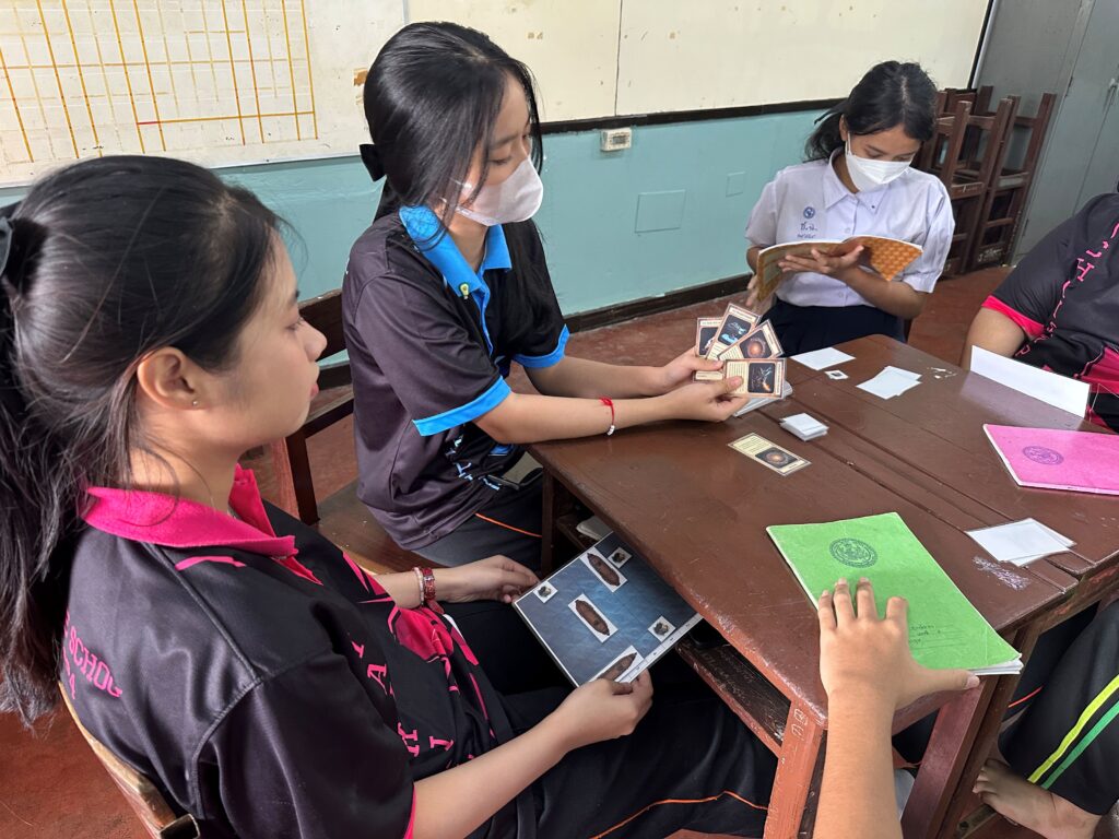 3 ครูไทยโชว์ของ! สร้างบอร์ดเกมใช้พัฒนานักเรียนในชั้นเรียน 3 3 CHM Teachers Board Game