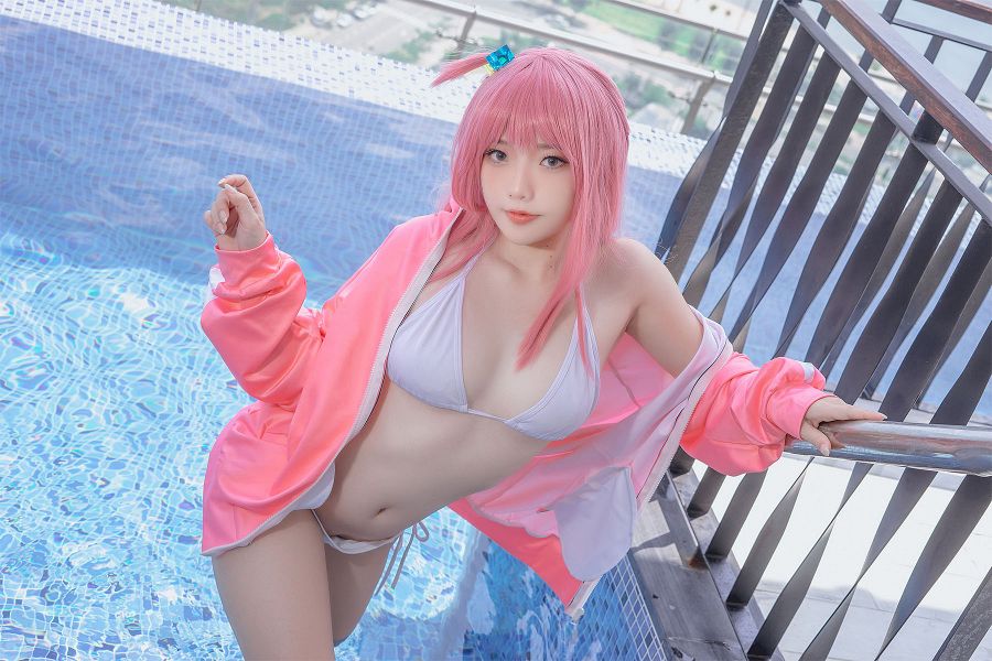 Bocchi Bocchi the Rock! Cosplay by Messie Huang