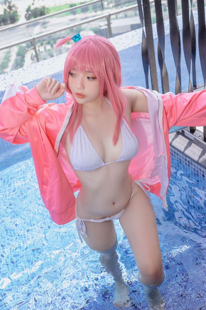 Bocchi Bocchi the Rock! Cosplay by Messie Huang