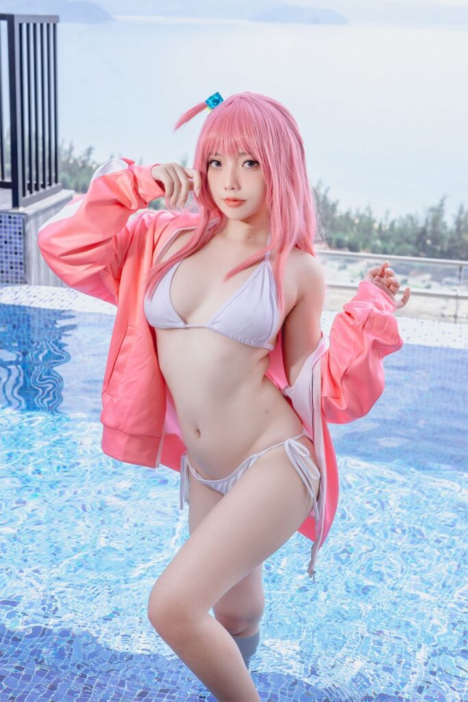 Bocchi Bocchi the Rock! Cosplay by Messie Huang