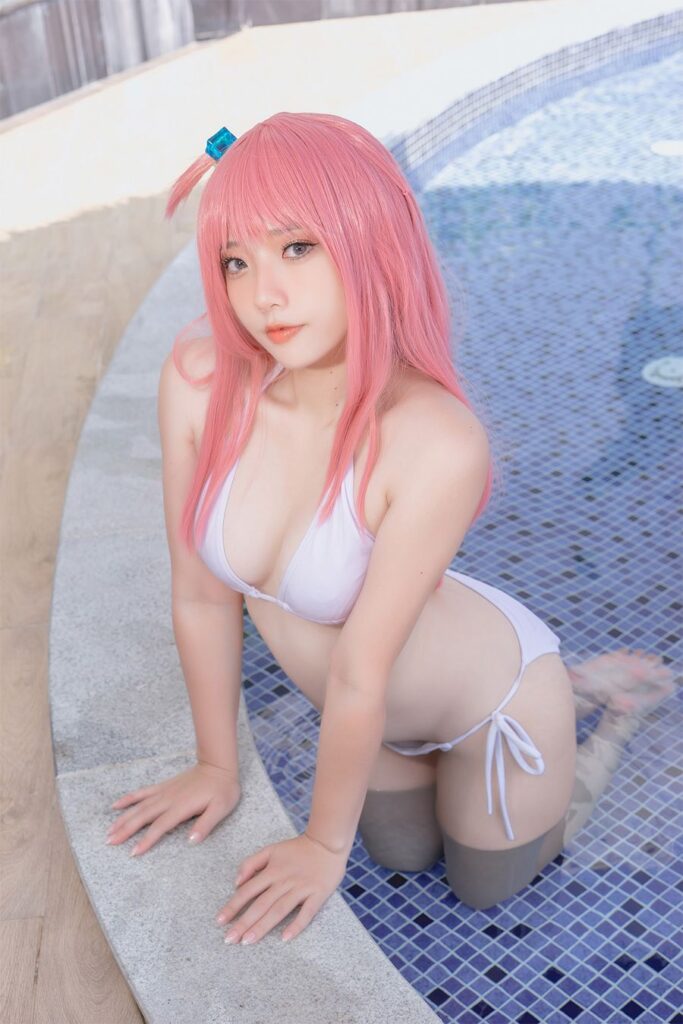 Bocchi Bocchi the Rock! Cosplay by Messie Huang