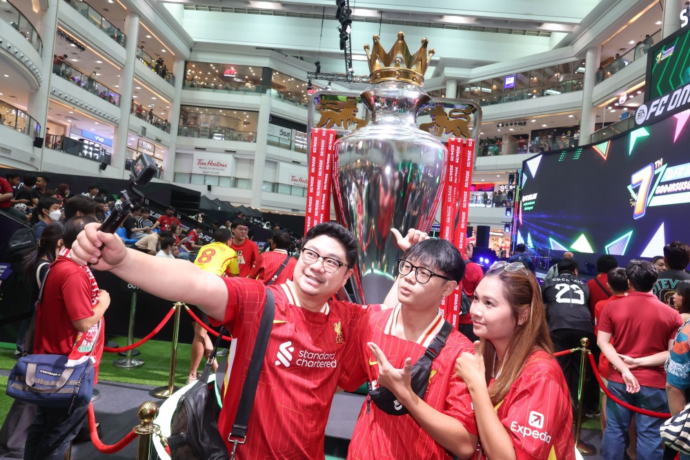FC Online ฉลองครบรอบ 7 ปี ดึง “สตีเว่น เจอร์ราร์ด” เยือนไทยครั้งแรก 13 FC Online ฉลองครบรอบ 7 ปี ดึง “สตีเว่น เจอร์ราร์ด” เยือนไทยครั้งแรก