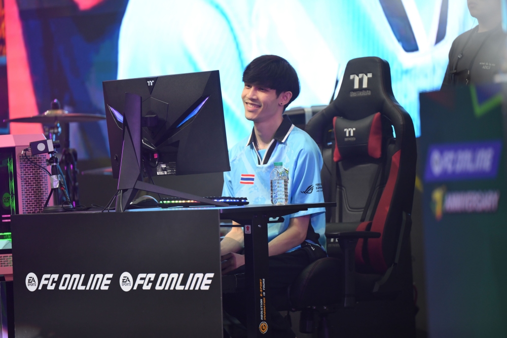 FC Online ฉลองครบรอบ 7 ปี ดึง “สตีเว่น เจอร์ราร์ด” เยือนไทยครั้งแรก 6 FC Online ฉลองครบรอบ 7 ปี ดึง “สตีเว่น เจอร์ราร์ด” เยือนไทยครั้งแรก