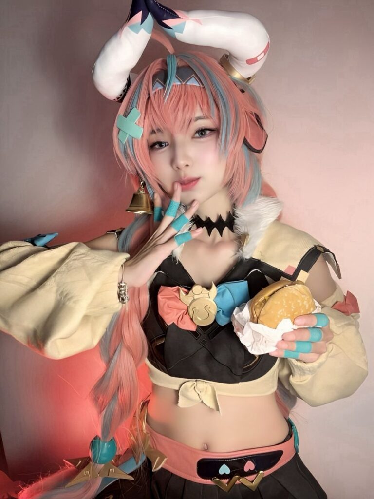 Varesa Genshin Impact Cosplay by Babie EvilLord 
