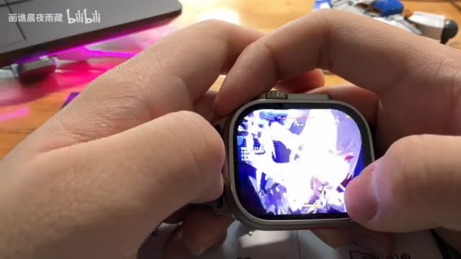 ผู้เล่นชาวจีนโชว์เล่น Genshin Impact บน Apple Watch 2 Genshin Impact on Apple Watch