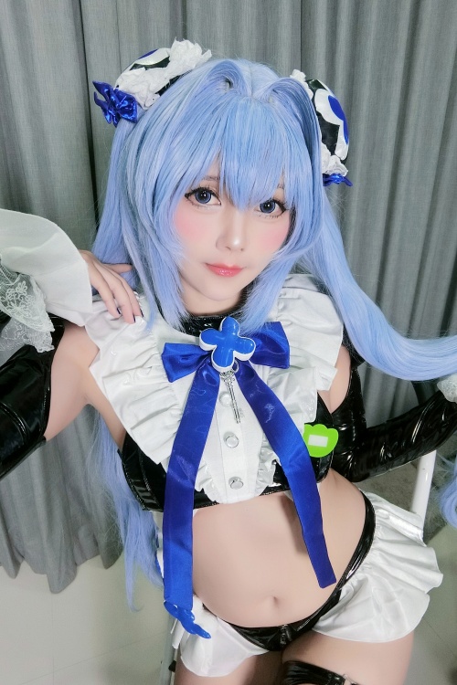 พลอย มิลานะ คอสเพลเยอร์มากประสบการณ์โชว์การแปลงโฉมเป็น Hansel จาก NIKKE 3 Hansel NIKKE Cosplay by MilanaPloy
