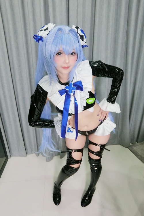 พลอย มิลานะ คอสเพลเยอร์มากประสบการณ์โชว์การแปลงโฉมเป็น Hansel จาก NIKKE 4 Hansel NIKKE Cosplay by MilanaPloy