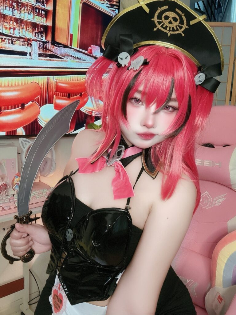 คุณวีนัสโชว์การคอสเพลย์เป็น Mast จาก NIKKE อวดผิวขาวในชุดโจรสลัด 3 Mast NIKKE Cosplay by Venus