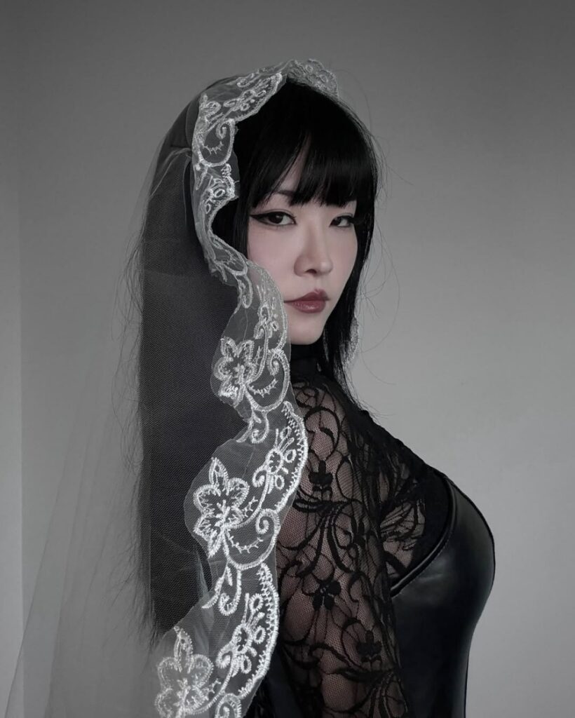 คอสเพลย์ Osaragi จาก Sakamoto Days เผยความแซ่บ! 3 Osaragi Sakamoto Days Cosplay by dystorra