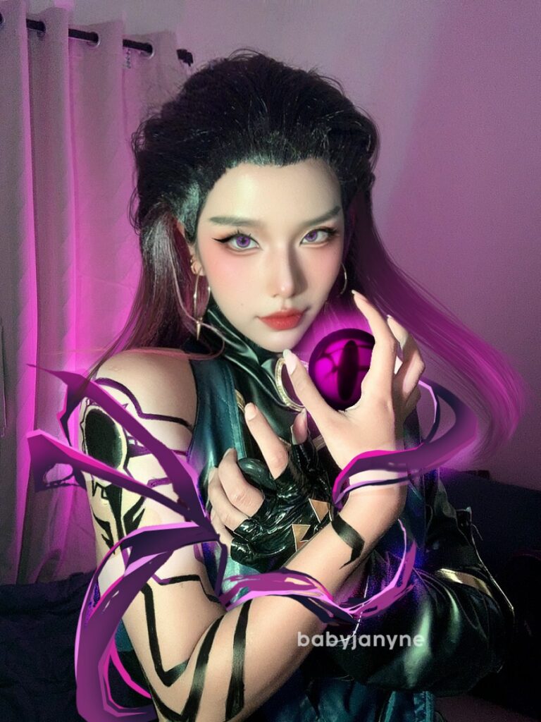 Reyna Valorant Cosplay by janyne