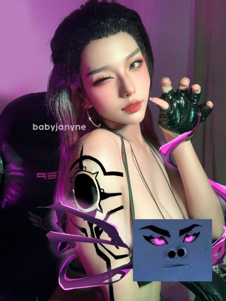 Reyna Valorant Cosplay by janyne