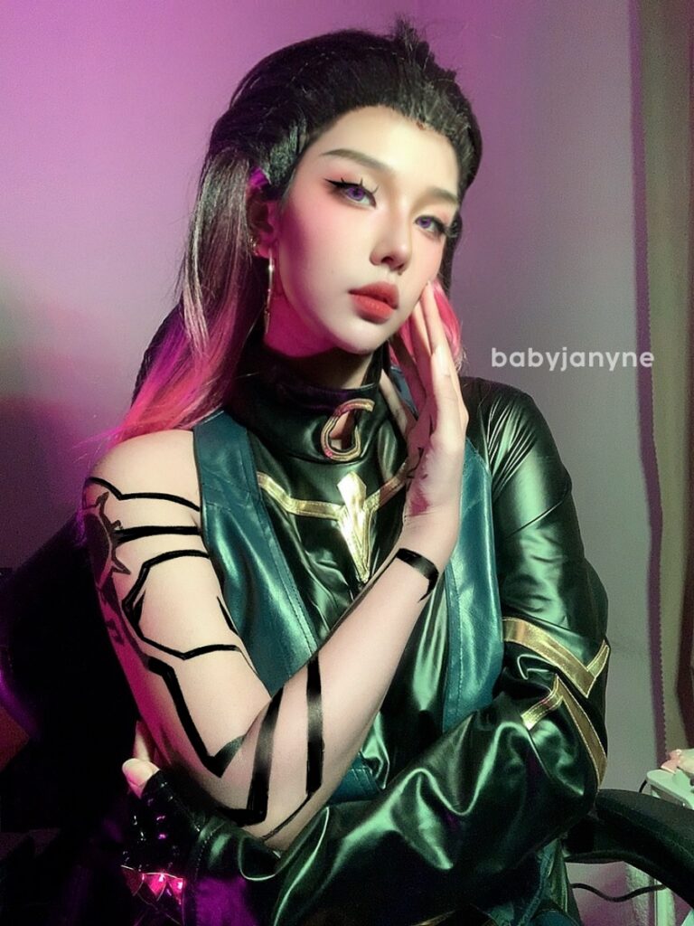 Reyna Valorant Cosplay by janyne