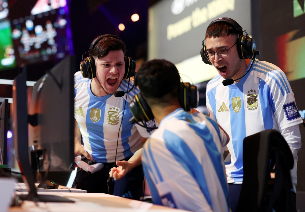 เกม eFootball™ ได้รับเกียรติให้เป็นหนึ่งในเกมที่ใช้ในการแข่งขันรายการ FIFAe World Cup 2025™ 3 เกม eFootball™ ได้รับเกียรติให้เป็นหนึ่งในเกมที่ใช้ในการแข่งขันรายการ FIFAe World Cup 2025™