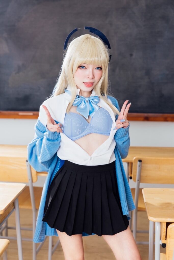 คุณเป๊ปซี่ คอสเพลย์เป็น Asuma Toki จาก Blue Archive ที่ดื้อโดนใจสุด ๆ 3 Toki Blue Archive Cosplay by Pepzi Chibi