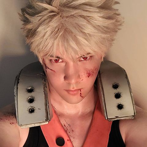 หนุ่มหล่อแปลงโฉมเป็น Bakugo จาก My Hero Academia ได้กร้าวใจ 5 หนุ่มหล่อแปลงโฉมเป็น Bakugo จาก My Hero Academia ได้กร้าวใจ