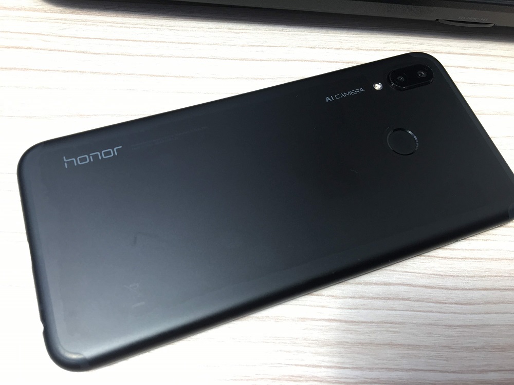 [รีวิว] Honor Play คำตอบสุดท้ายของการเล่นเกมในราคาไม่เกิน 10,000 บาท