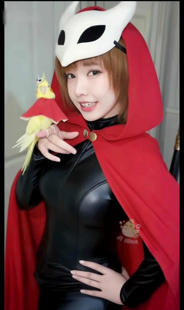 คุณเฟธแปลงโฉมเป็น Hornet จาก Hollow Knight: Silksong ได้น่ารักสุด ๆ 2 Hornet Silksong Cosplay by Ji Hime