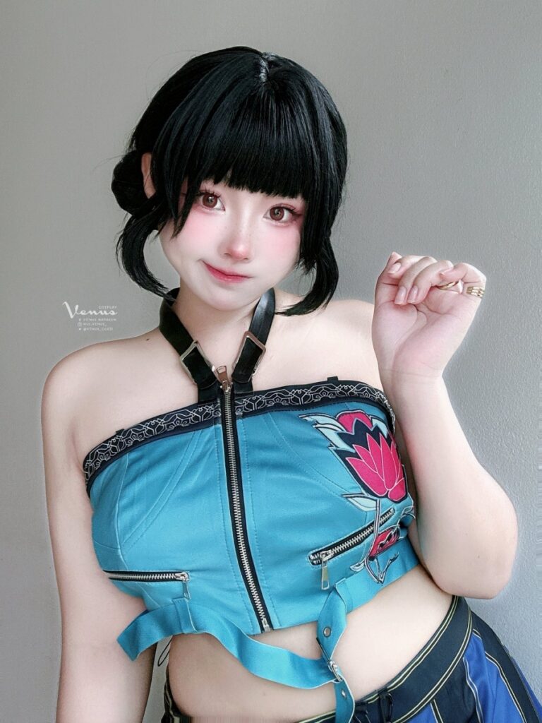 Zoey KPop Demon Hunters Cosplay by Venus