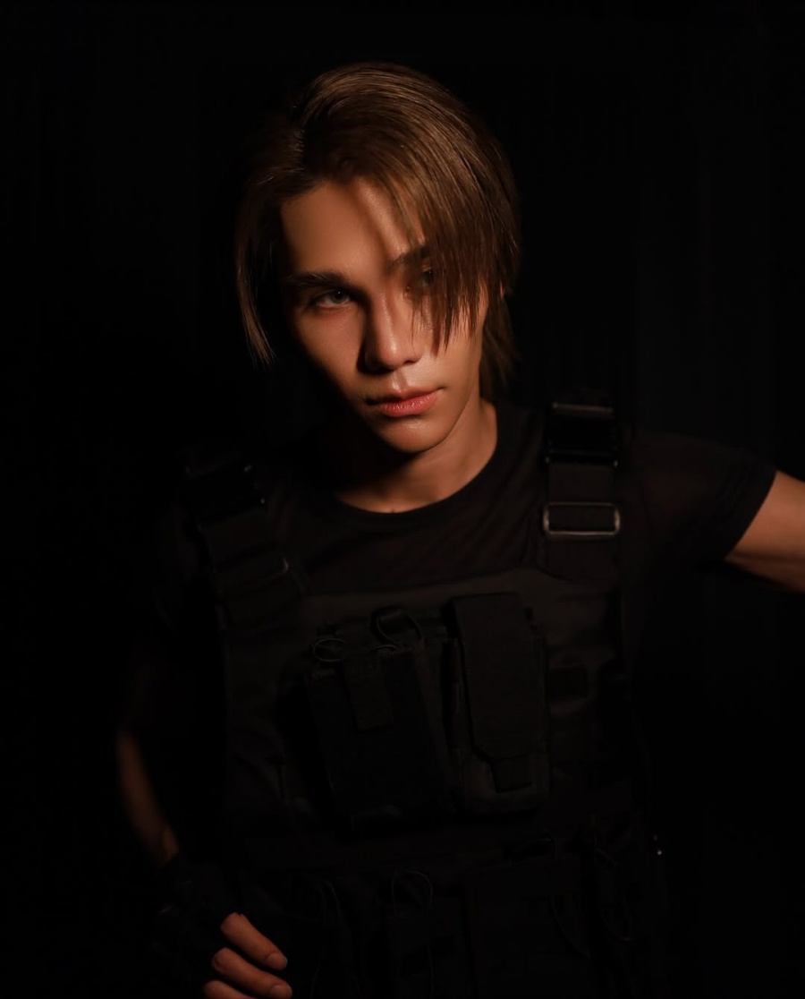 Jeff Satur ยืนยัน 'คอสเพลย์ Leon จาก Resident Evil ขึ้นคอนเสิร์ตจริง' 3 Jeff Satur Leon Resident Evil Cosplay