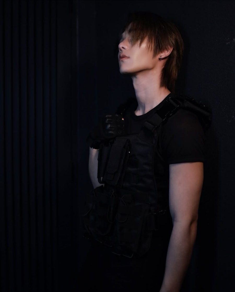 Jeff Satur ยืนยัน 'คอสเพลย์ Leon จาก Resident Evil ขึ้นคอนเสิร์ตจริง' 4 Jeff Satur Leon Resident Evil Cosplay