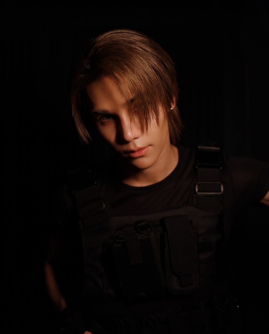 Jeff Satur ยืนยัน 'คอสเพลย์ Leon จาก Resident Evil ขึ้นคอนเสิร์ตจริง' 5 Jeff Satur Leon Resident Evil Cosplay