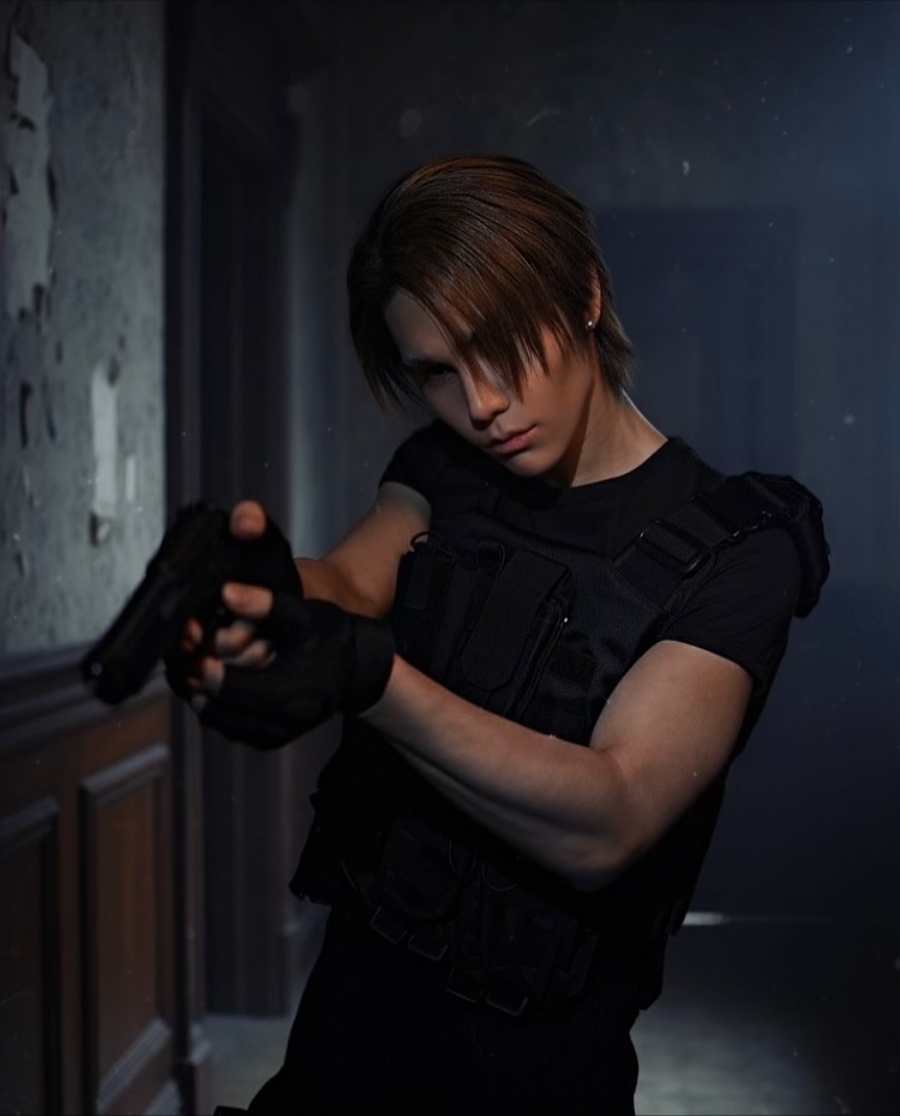 Jeff Satur ยืนยัน 'คอสเพลย์ Leon จาก Resident Evil ขึ้นคอนเสิร์ตจริง' 6 Jeff Satur Leon Resident Evil Cosplay