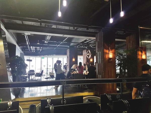 สุดยอด! พาส่องร้านอินเตอร์เน็ตของ Jay Chou