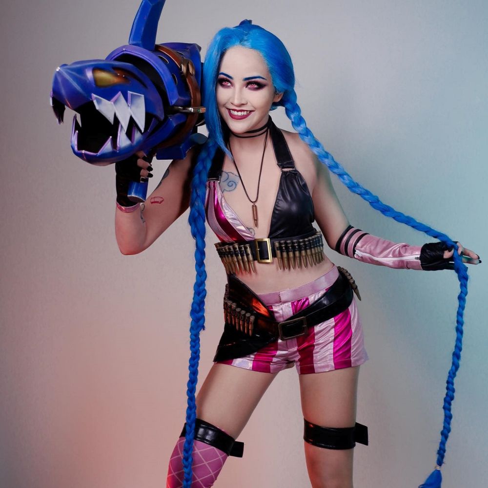 บิวตี้บล็อกเกอร์สาวไทย แปลงโฉมเป็น Jinx ตัวเอกจาก ซีรีส์ Arcane