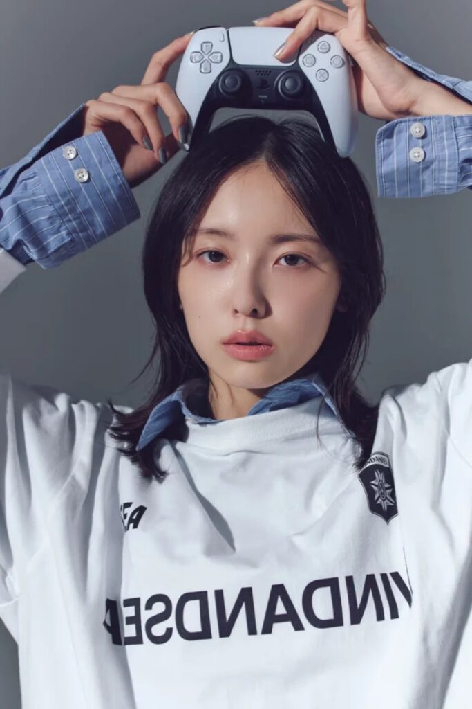 นักแสดง Hinako จาก Silent Hill f โชว์แฟชั่น PlayStation ใหม่จากแบรนด์สตรีทญี่ปุ่น 3 Silent Hill f Actress PS Style