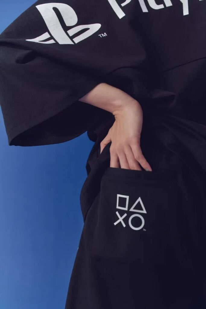 นักแสดง Hinako จาก Silent Hill f โชว์แฟชั่น PlayStation ใหม่จากแบรนด์สตรีทญี่ปุ่น 8 Silent Hill f Actress PS Style