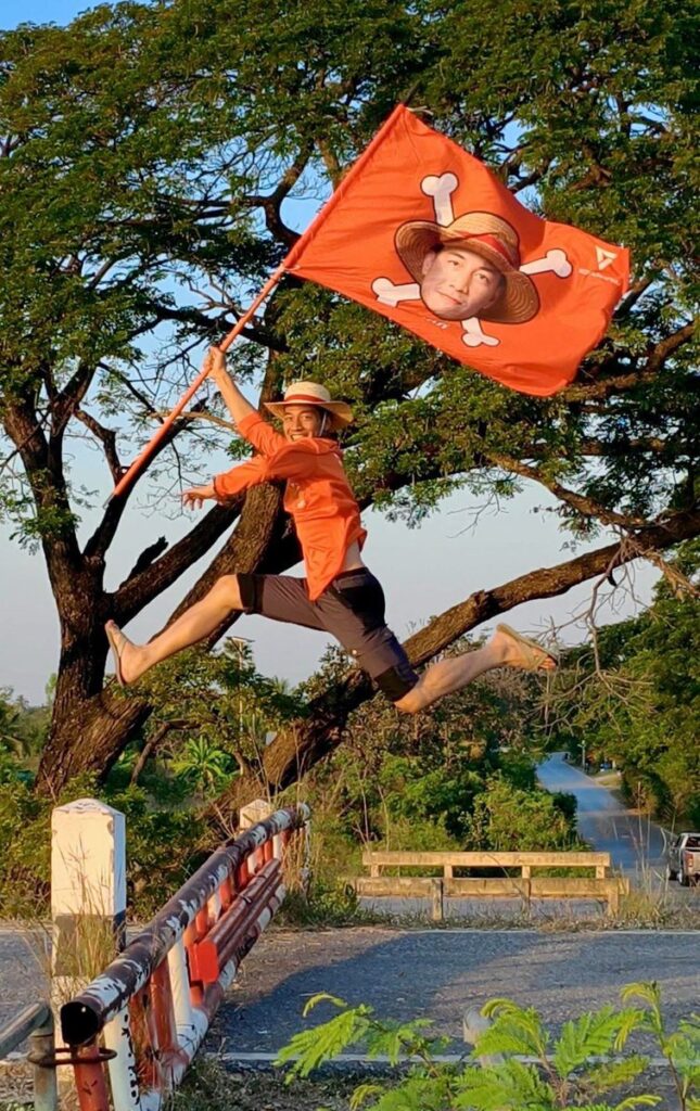 นั่นนายหรอพี่ชาวี: พาส่องการเมืองไม่ใส่สูท เมื่อเกมกลายเป็นภาษาทางการเมือง