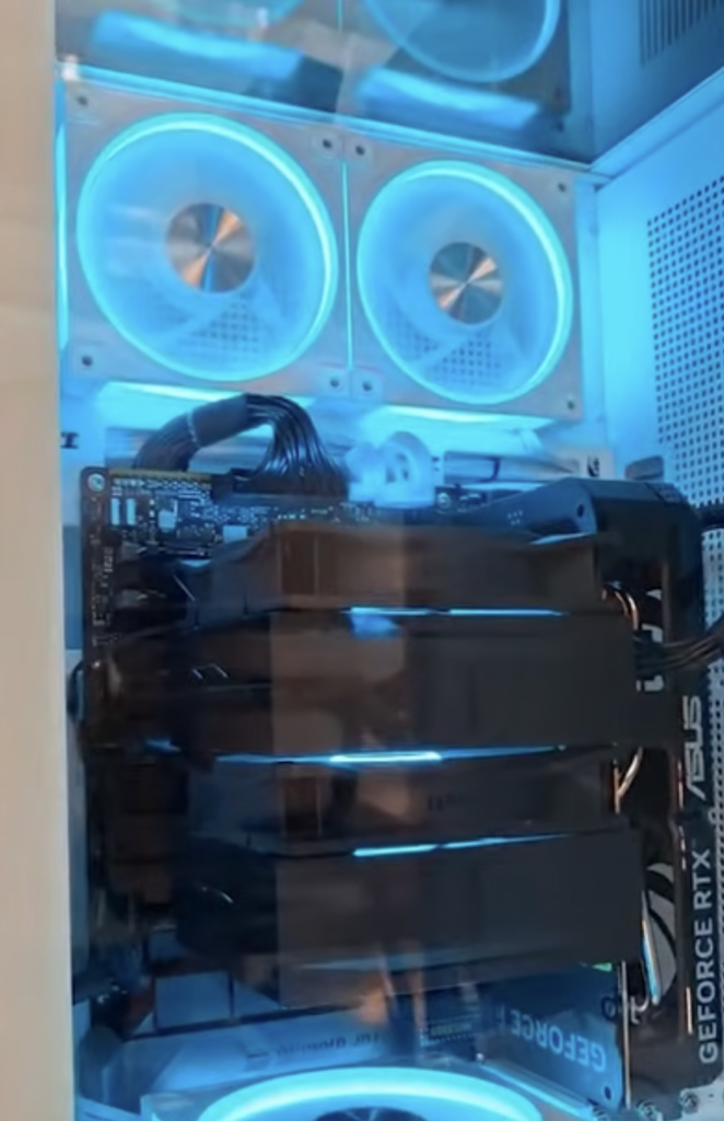 คุณปลื้มจัดคอมหลักห้าหมื่น! ลั่น “ถูกกว่าสมัครผู้ว่าฯเยอะ” 3 คุณปลื้มจัดคอมหลักห้าหมื่น! ลั่น “ถูกกว่าสมัครผู้ว่าฯเยอะ”