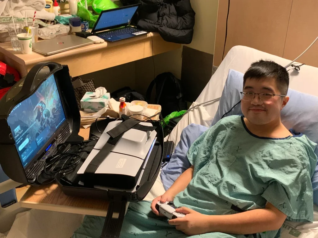 ชายป่วยเป็นมะเร็งขอเล่น Doom the Dark Ages ก่อนออกเดินทางไกล 2 ชายป่วยเป็นมะเร็งขอเล่น Doom the Dark Ages ก่อนออกเดินทางไกล