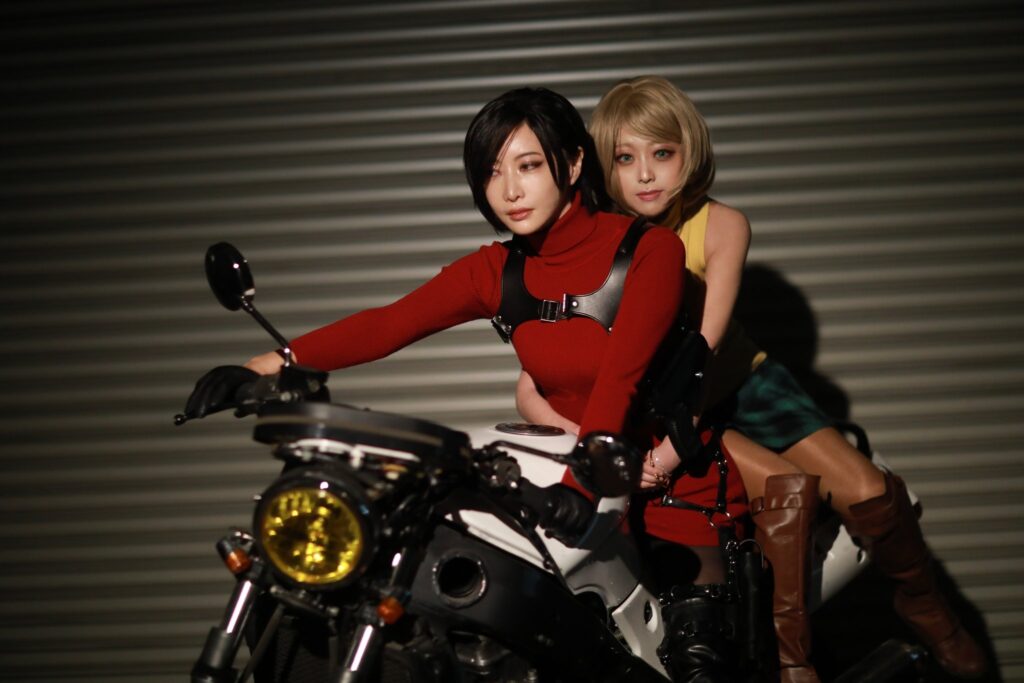 เรือใหม่ Resident Evil? ไวรัลคอสเพลย์ Ada Wong x Ashley Graham โดย Tsukishima Kei และ ku_rumi_yukyo