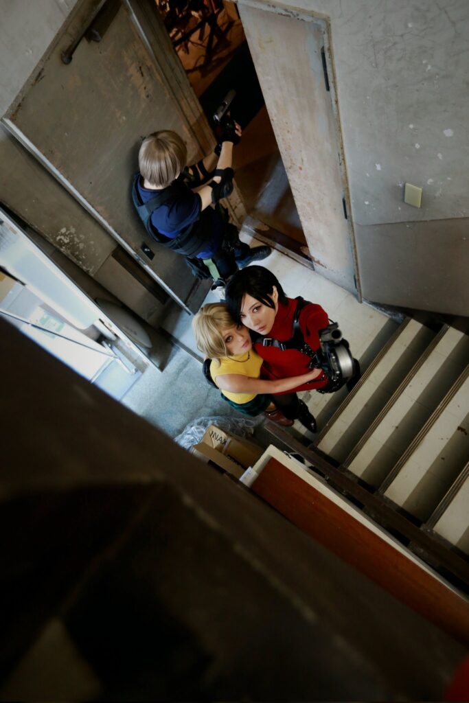 เรือใหม่ Resident Evil? ไวรัลคอสเพลย์ Ada Wong x Ashley Graham โดย Tsukishima Kei และ ku_rumi_yukyo