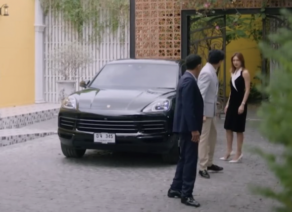 Leon ใน Resident Evil Requiem ขับ Porsche Cayenne แฟนเกมโยงถึงพีท ทองเจือ