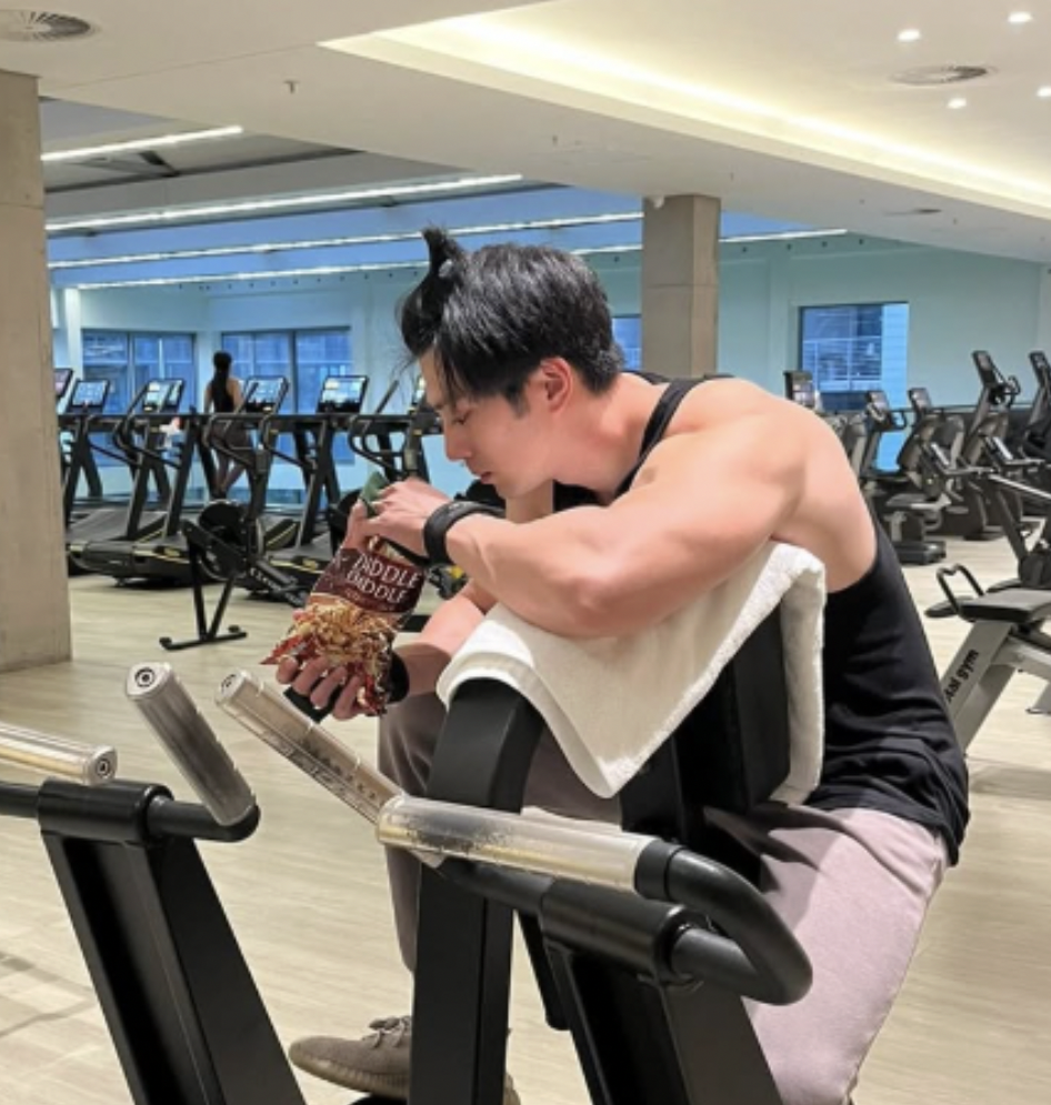 เผยเบื้องหลังบอดี้ร่างทองของ Mackenyu ในบท Zoro One Piece ซีซั่น 2 เวอร์ชันไลฟ์แอ็กชัน