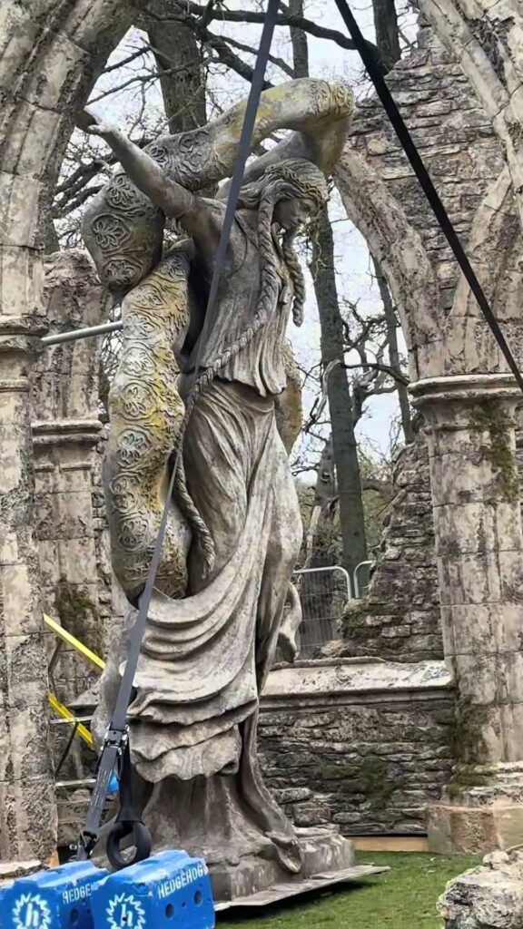 ตรวจพบ! แอบส่องฉากถ่ายทำภาพยนต์ Elden Ring ที่เหมือนอย่างกับหลุดออกมาจากเกม 2 alex-garlands-elden-ring-movie-leaked-set-footage