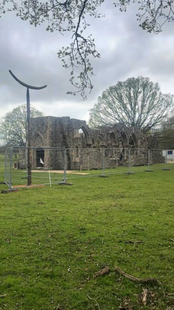 ตรวจพบ! แอบส่องฉากถ่ายทำภาพยนต์ Elden Ring ที่เหมือนอย่างกับหลุดออกมาจากเกม 3 alex-garlands-elden-ring-movie-leaked-set-footage